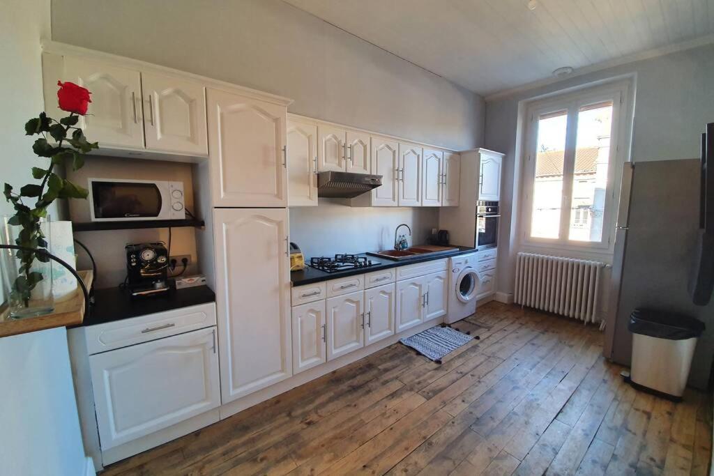Appartement Spacieux, Wifi ,Cafe A Volonte Blaye-Les-Mines Екстериор снимка