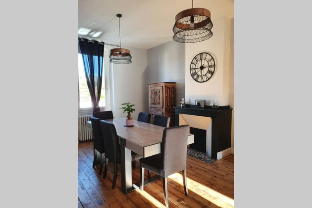 Appartement Spacieux, Wifi ,Cafe A Volonte Blaye-Les-Mines Екстериор снимка
